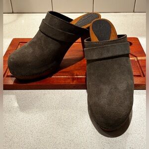 Sanita Women’s Green Suede Mules ~ SZ 39